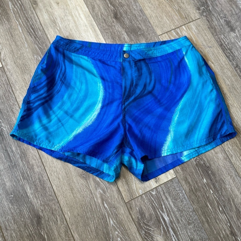 #4) Catalina lightweight shorts with elastic waist. Size large (12-14)